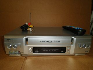 Hi Fi 4 - Head Vhs Vcr Sanyo Vwm - 800 With Remote And Cable
