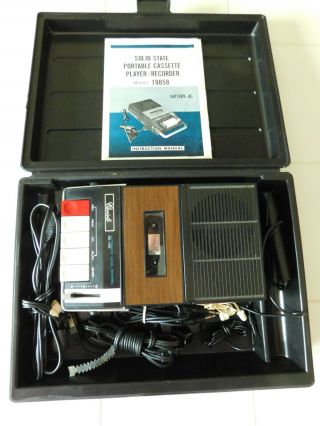 Vintage Cariole Portable Cassette Player / Recorder Plus Accessories Model 19858