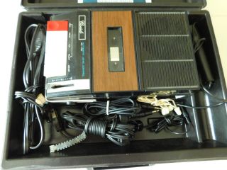 Vintage Cariole Portable Cassette Player / Recorder Plus Accessories Model 19858 2