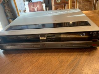 Sony Betamax Sl - Hfr60 Video Cassette Player/recorder - Turns On - Read