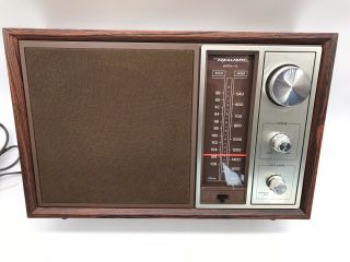 Vintage Radio Shack Realistic Mta - 11 Am/fm Radio Model No.  12 - 690a Great