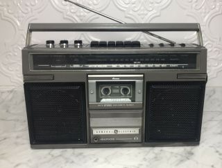 Vintage General Electric Model No 3 - 5252 B Am/fm Radio Cassette Player Recorder.