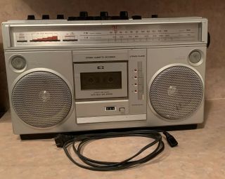 Montgomery Ward - Ghettoblaster Boombox - Model No.  Gen - 3995a - Cassette/radio/8 - Track