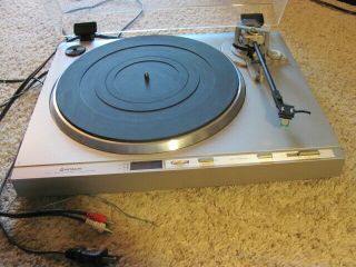 Hitachi Model Ht - 40s Direct Drive Turntable And Sounds Great