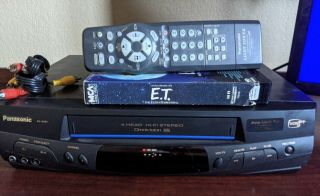 Panasonic Pv - 8451 Vcr Vhs Player With Remote And Cables Great