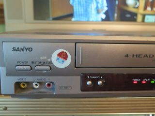 Sanyo VWM - 900 VHS Player 4 Head VCR Video Cassette Recorder & 2