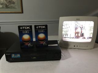 Sony Vcr Video Cassette Player Recorder With Blank Vhs Tapes & Av Cord Slv - N77