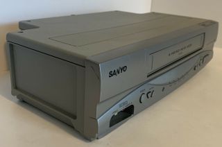 Sanyo VWM - 950 4 Head Hi - Fi Stereo VCR VHS with Front A/V Inputs and 2