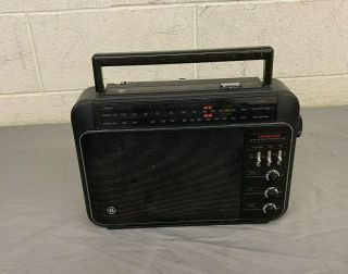 Vintage Ge General Electric Superadio 7 - 2887a Am/fm Long High Performance Radio