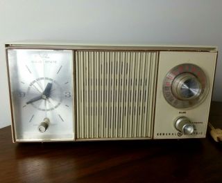 General Electric Vintage Ge Solid State Alarm Clock Am/fm Radio -