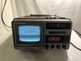 Vintage 1978 Quasar 5 " Portable Tv W/ Am & Fm Clock Radio - Xp1453qn