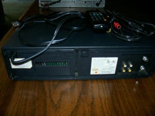 Magnavox VRU242AT22 VCR VHS Player Recorder w/ Remote & RCA Cables. 2