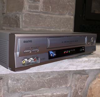 Sanyo VWM - 900 VHS Player 4 Head Hi - Fi VCR Video Cassette Recorder 2
