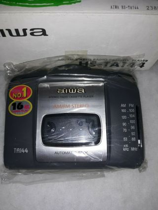 Vintage Aiwa Hs - Ta144 Am/fm Cassette Walkman