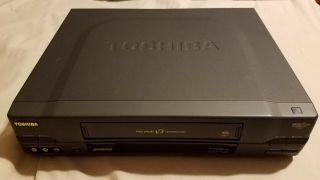 Toshiba Vcr Vhs 4 Head Model M - 671 With Remote