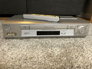 Sony SLV - N700 VHS VCR with Remote 2