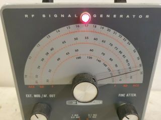 Vintage Heathkit IG - 102 RF Signal Generator 2
