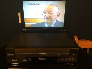 Toshiba W - 512 VHS Player VCR 4 Head Stereo Video Recorder w/ Tape W512 2