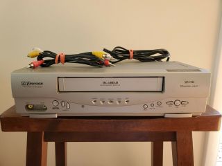 Emerson Ewv404 Vcr 19 Micron Da - 4 Head Vhs Player Recorder With Video Cables