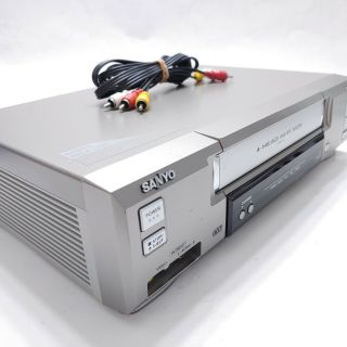 SANYO VCR Recorder Player VWM - 710 4 - HEAD HI - FI VCR With RCA Cables 2