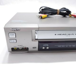 SANYO VCR Recorder Player VWM - 710 4 - HEAD HI - FI VCR With RCA Cables 3