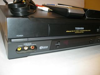 TOSHIBA 4 HEAD HI - FI VCR with REMOTE 3