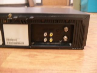 QUASAR VHQ830 VCR VHS Player/Recorder No Remote Great 2