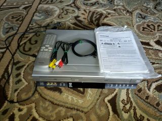 Toshiba Sd - V290u Vcr / Vhs And Dvd Combo Player Hi - Fi Stereo Fully Functional