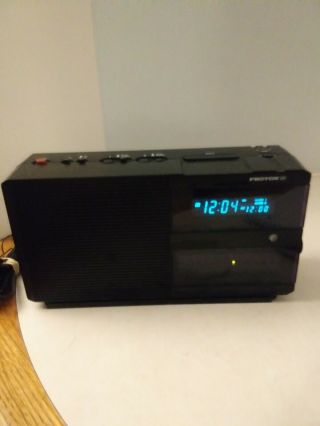 Vintage Proton 320 Digital Dual Alarm Clock Am/fm Radio.