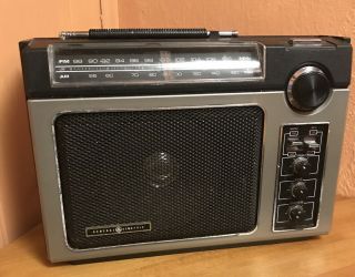 Vintage General Electric Am/fm Radio Model 7 - 2880b Plays Good