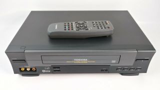 Toshiba 4 - Head Video Cassette Recorder Model W - 528 W/ Remote