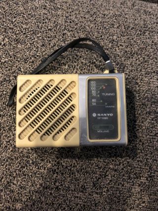 Vintage Sanyo Rp1280,  Am/mw,  6 Transistor,  Classic White Radio - 1960s