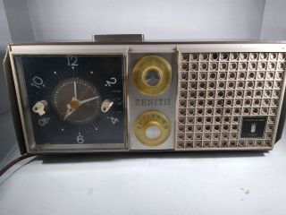 Vintage Collectible Zenith L519 Alarm Clock Radio In