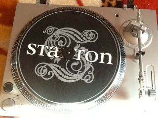 Stanton Str8 - 20 Turntable With Dust Cover In Good