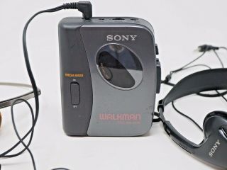 Sony Walkman Wmex162 Stereo Cassette Player Mega Bass W/ Headphones