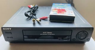 Sony Slv - 678hf Vhs Vcr “tested” With Charlie Brown Vhs & Av Cables Bundle