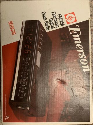 Vintage Emerson Fm/am Electronic Digital Alarm Clock Raido,  Woodgrain,  Red5511b