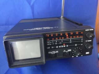 Vintage Realistic Portavision Portable Vhf/uhf Tv And Am/fm Radio Model 16 - 103