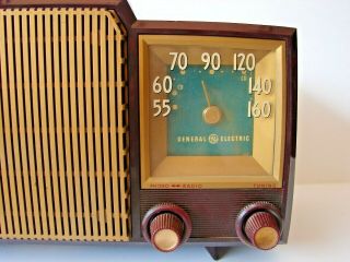 Vintage General Electric Bakelite Musaphonic Tube Radio w/Alarm Clock Model 590 2
