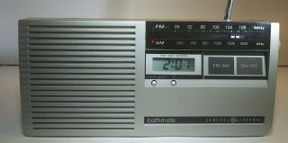 Vintage Ge Bathmate Am Fm Radio Clock General Electric Model 7 - 4204a Battery