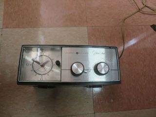 Vintage General Electric Solid State Am/fm Alarm Clock Radio C4505d (walnut)