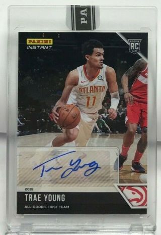 Trae Young 2018 - 19 Panini Instant Rc All - Rookie Black Autograph Auto 