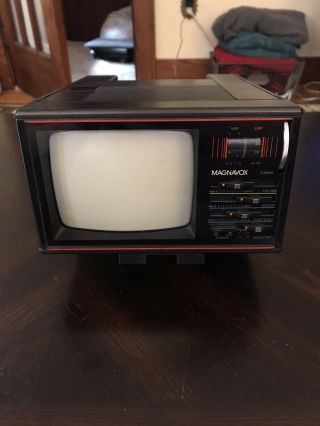 Vintage Magnavox Bh3908 Portable Tv Black And White 1988 With Radio