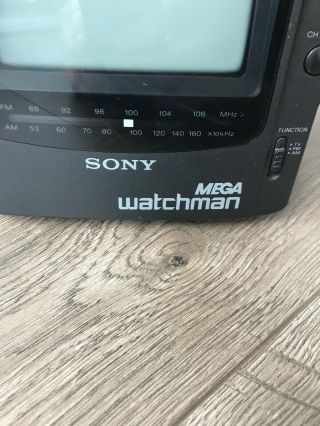 Vintage Sony Mega Watchman Walkman Portable TV AM/FM Radio FD - 525 - black 1994 2