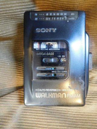 Sony Walkman Model Wm - Fx33 Mega Bass Portable Am/fm Radio & Cassette Player