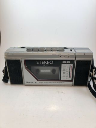 RARE Vintage Sanyo M - S200 Mini Boombox.  Separate Speaker Parts. 2