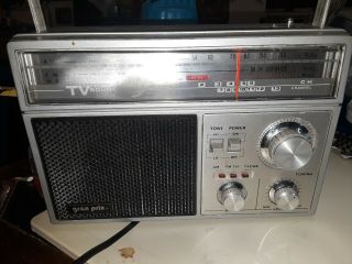 Vintage Grand Prix Portable Multi Band Receiver Radio Am/fm/tv1/tv2 Model 320