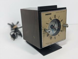 Vintage Decca Am / Fm Alarm Clock Radio Model Dr - 323 Atomic Cube