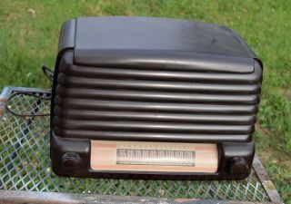 General Electric Vintage Bakelite Radio 2