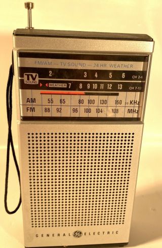 Vintage Ge General Electric Portable Radio Am/fm Tv Sound Noaa Weather 7 - 2934a